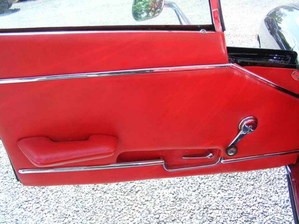 Image 13/30 de Jaguar E-Type (1971)