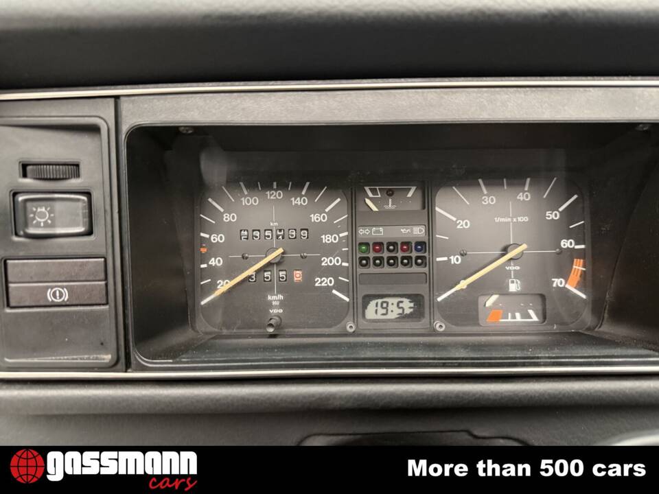 Image 13/15 de Volkswagen Golf Mk I Convertible 1.6 (1987)