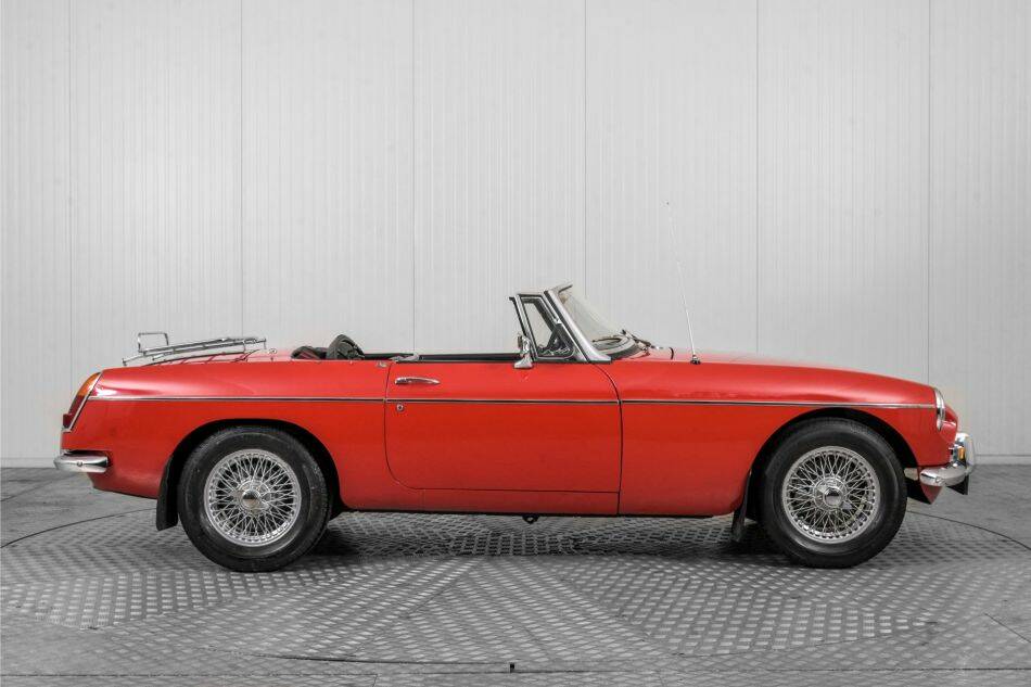 Imagen 59/82 de MG MGB (1967)