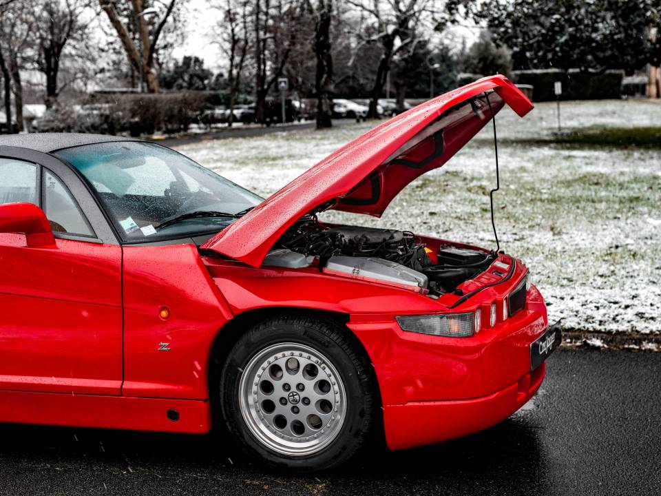 Immagine 50/50 di Alfa Romeo SZ (1993)