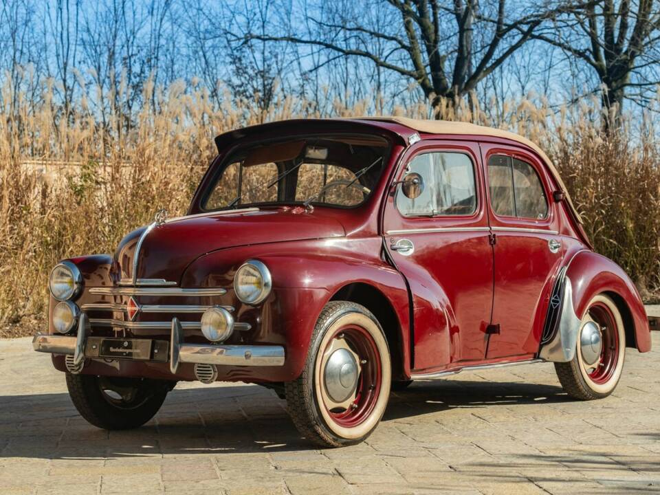 Immagine 6/50 di Renault 4 CV Décapotable (1957)