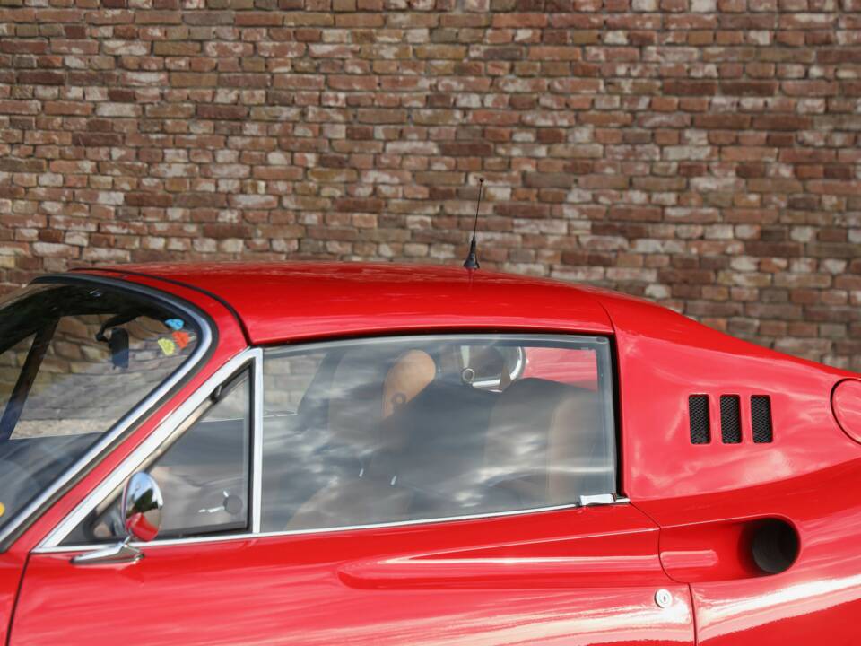 Image 25/50 of Ferrari Dino 246 GTS (1974)