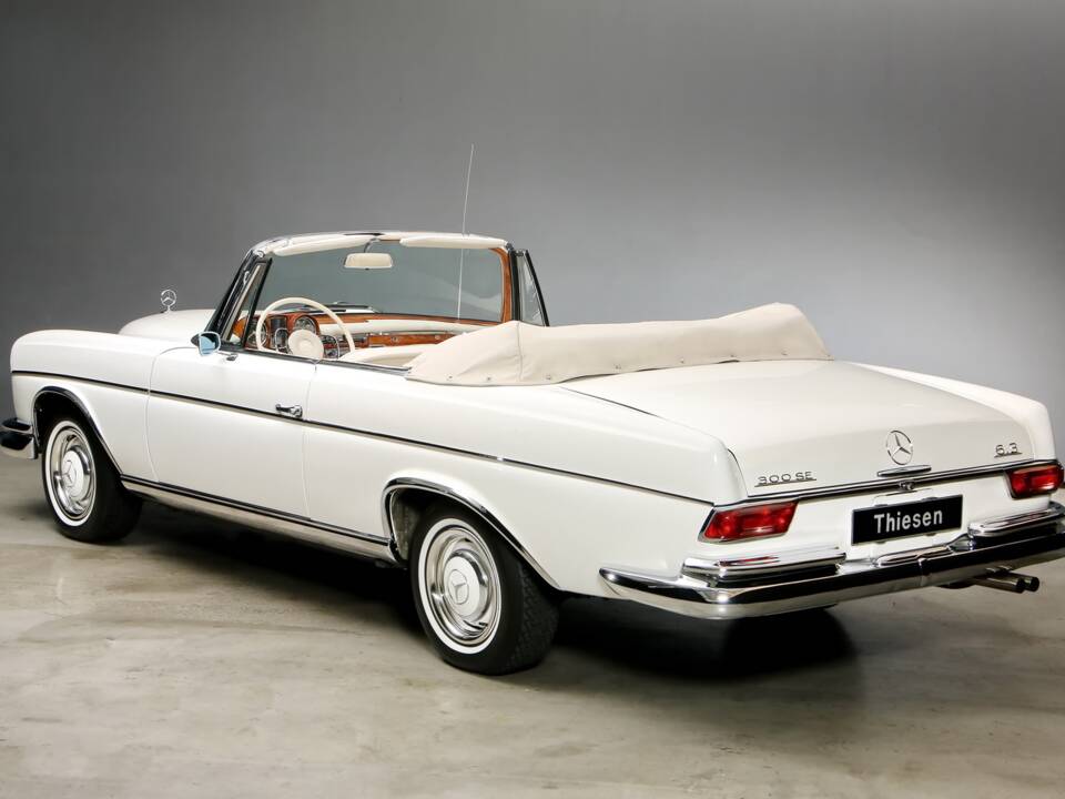 Image 7/27 of Mercedes-Benz 300 SE (1967)