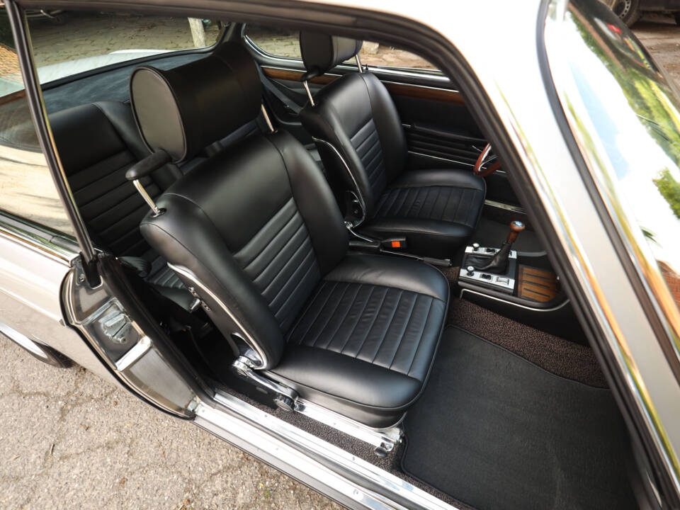 Image 12/95 of BMW 3.0 CSi (1975)