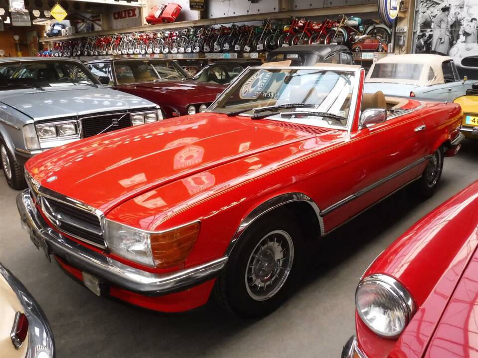 Afbeelding 35/37 van Mercedes-Benz 350 SL (1974)