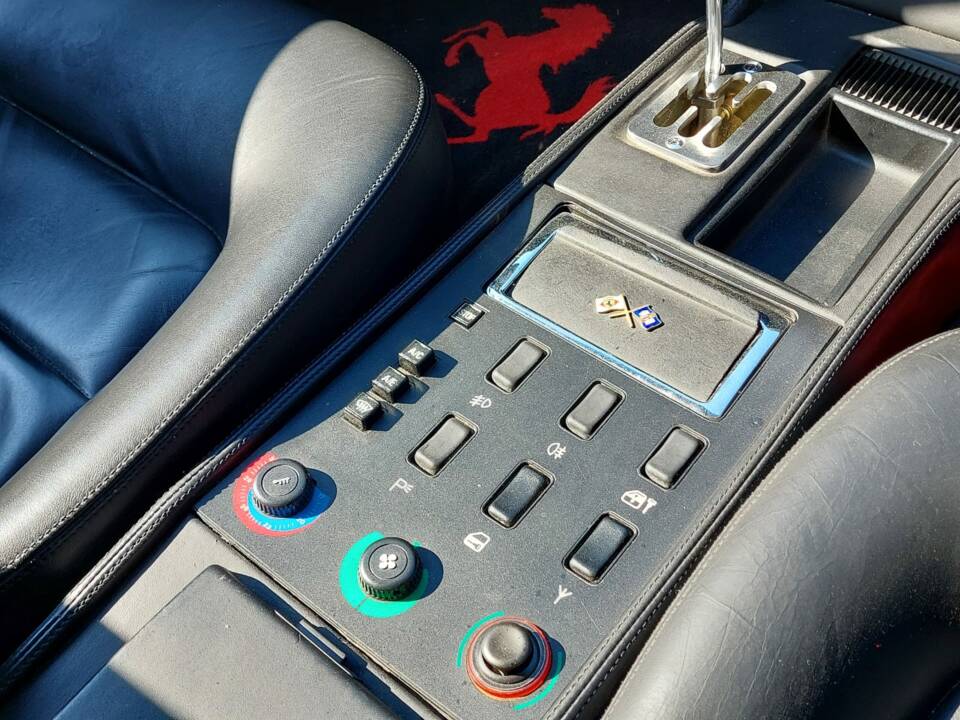 Bild 17/18 von Ferrari Mondial T (1990)