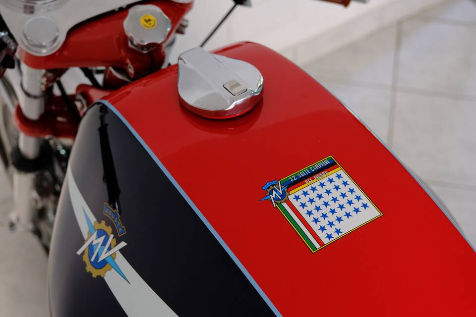Image 81/99 of MV Agusta 750 Sport (1971)