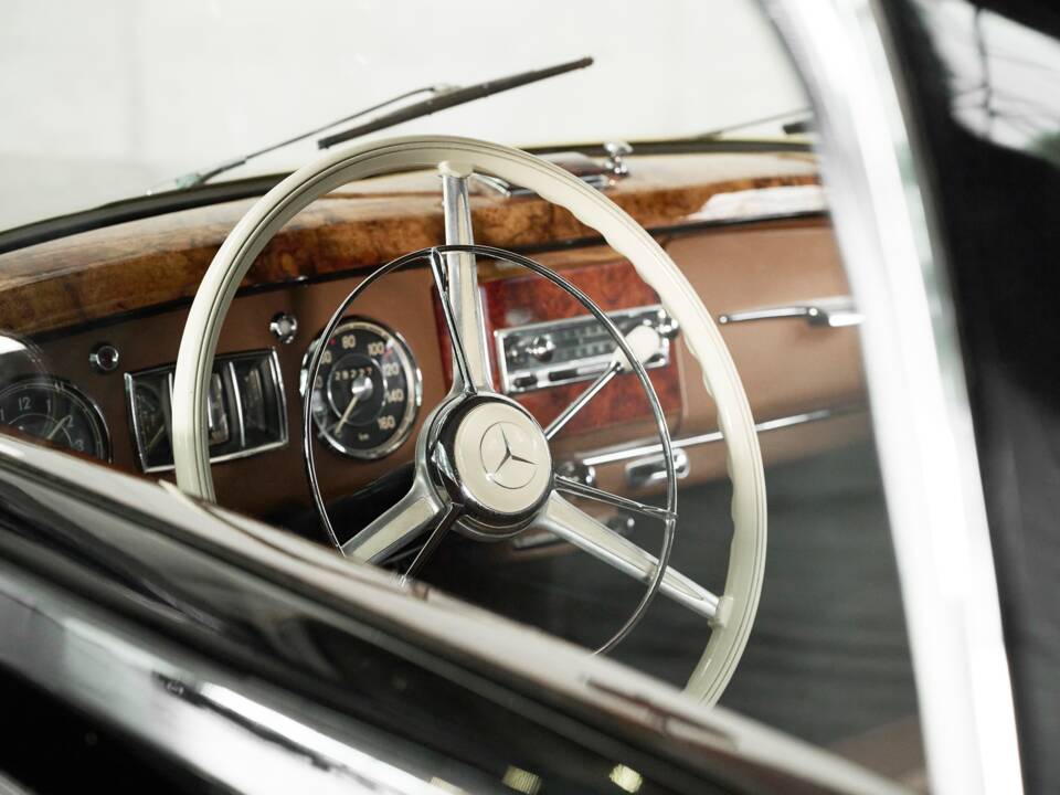 Image 16/50 of Mercedes-Benz 220 Coupe (1954)