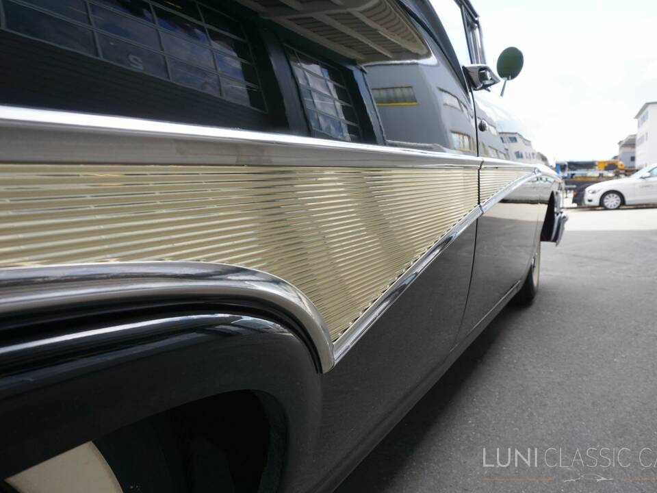 Image 32/77 of Ford Fairlane 500 Club Victoria (1958)