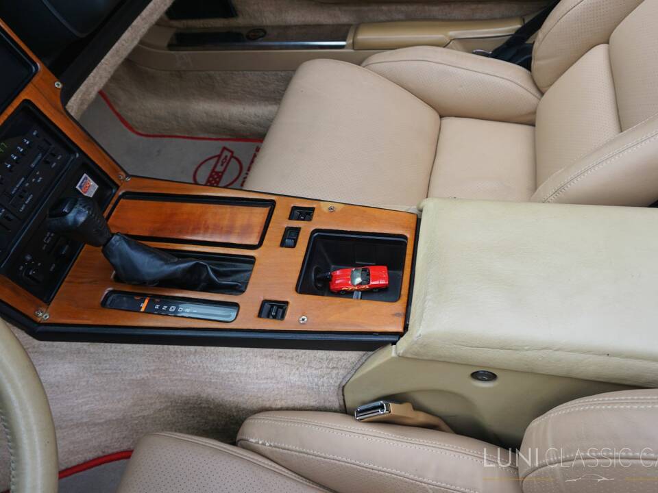 Afbeelding 33/45 van Chevrolet Corvette Convertible (1988)