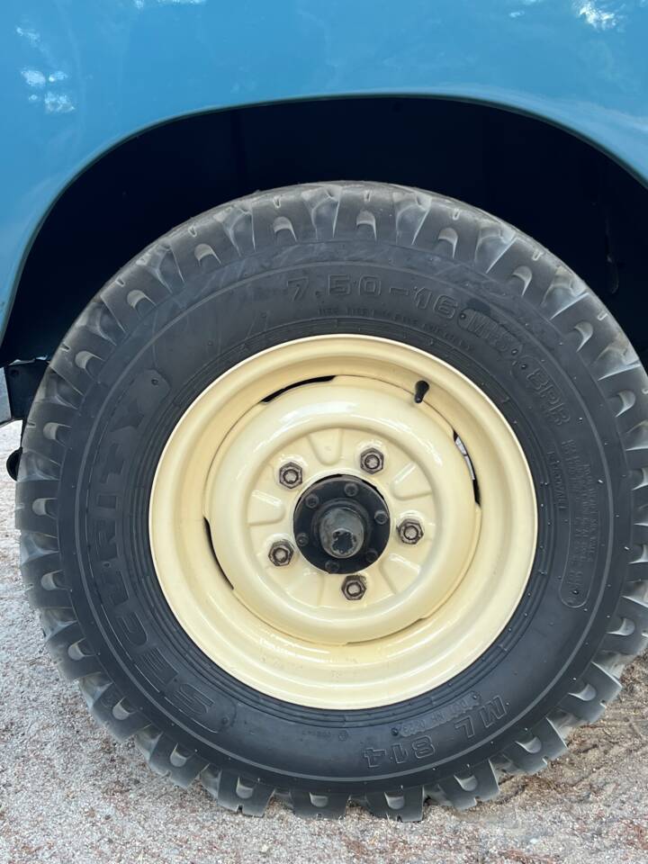 Bild 25/51 von Land Rover 88 (1976)