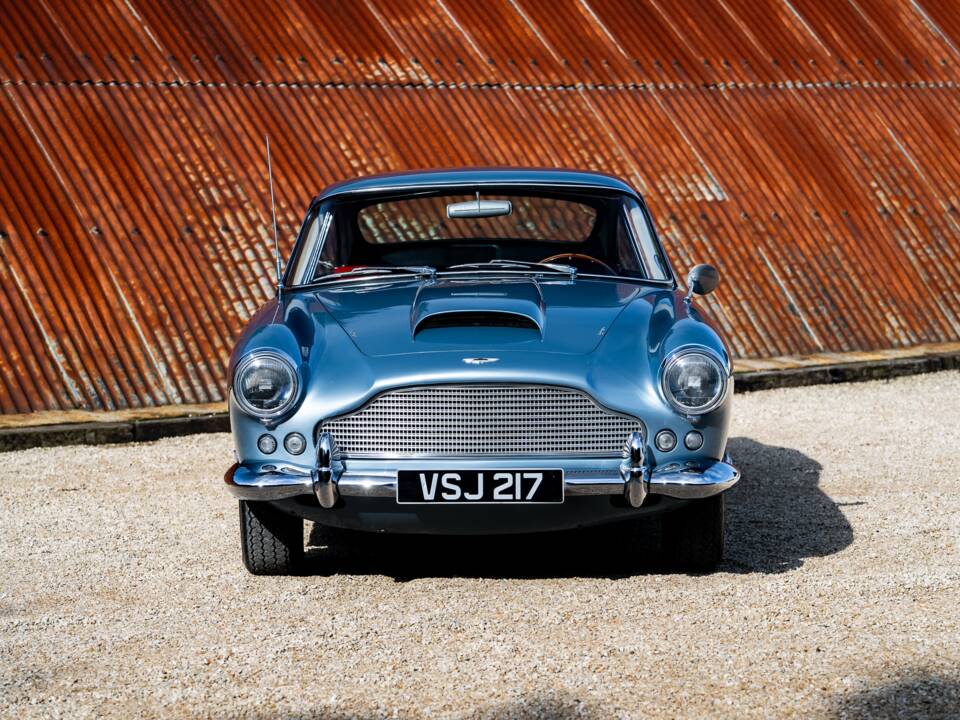 Afbeelding 3/46 van Aston Martin DB 4 (1962)