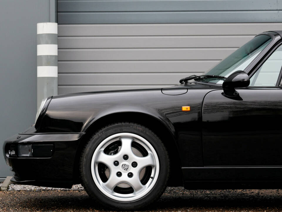 Image 8/57 of Porsche 911 Carrera 4 (1992)