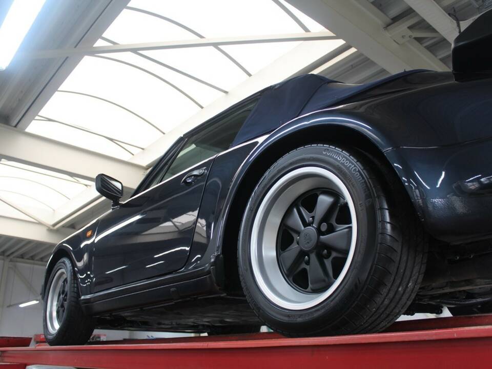 Image 9/50 of Porsche 911 Turbo 3.3 (1988)