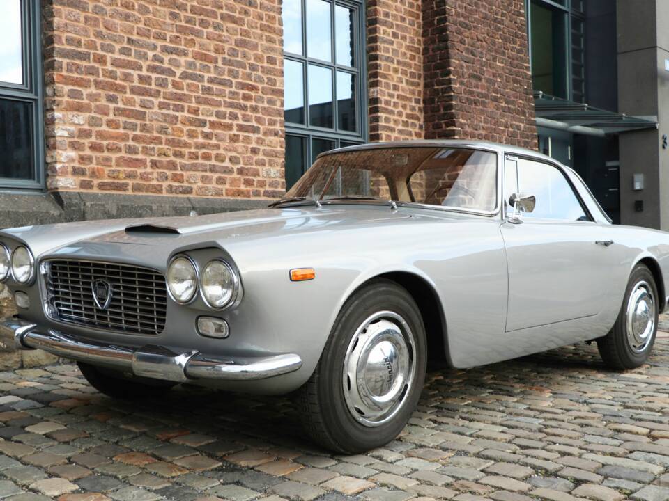 Image 14/51 of Lancia Flaminia GT Touring (1960)