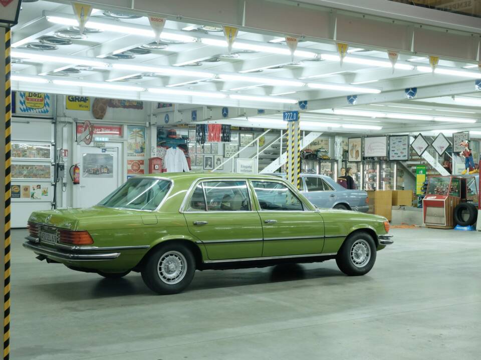 Image 14/50 de Mercedes-Benz 450 SEL 6,9 (1976)