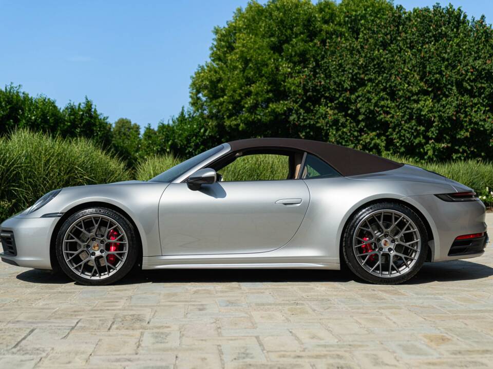 Image 7/50 of Porsche 911 Carrera 4S (2019)