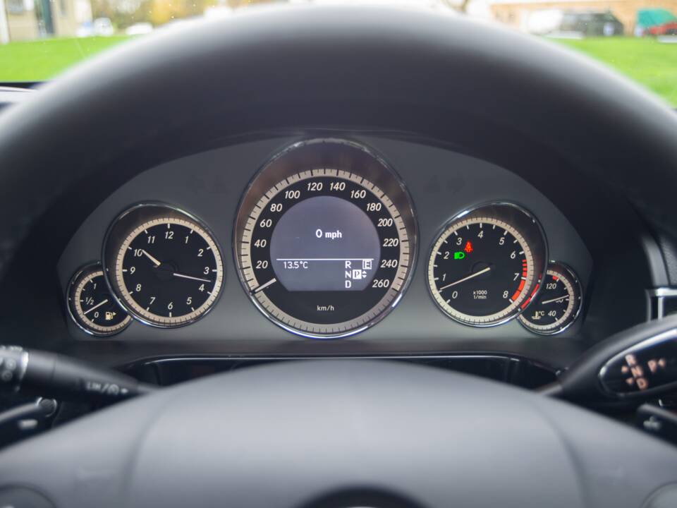 Bild 9/25 von Mercedes-Benz E 500 (2010)