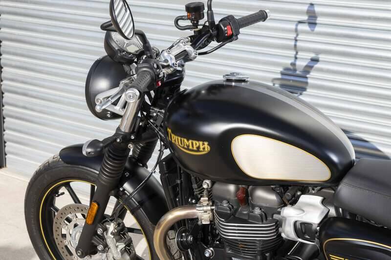 Immagine 35/42 di Triumph Street Twin Bonneville (2021)