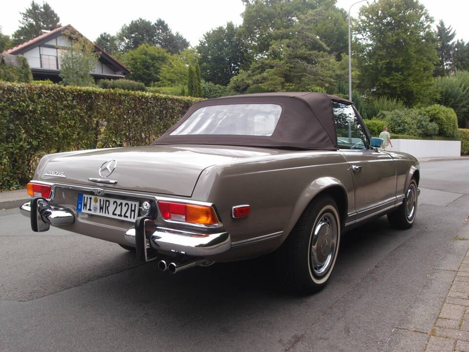 Image 8/99 de Mercedes-Benz 280 SL (1971)