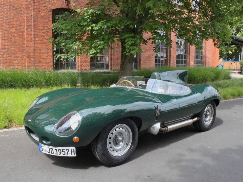 Image 1/16 of Jaguar D-Type (1964)