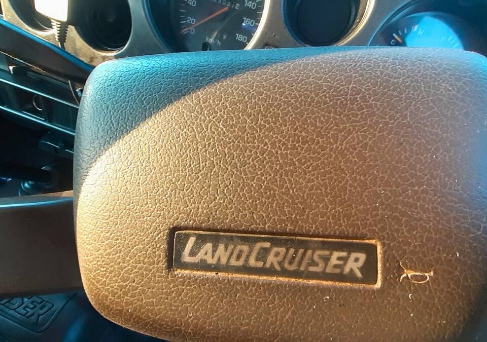 Image 45/61 of Toyota Land Cruiser FJ 62 (1989)