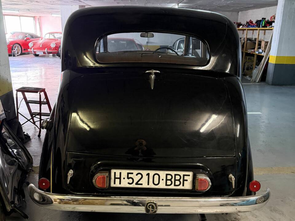 Image 7/8 of Daimler DB 18 Consort (1953)