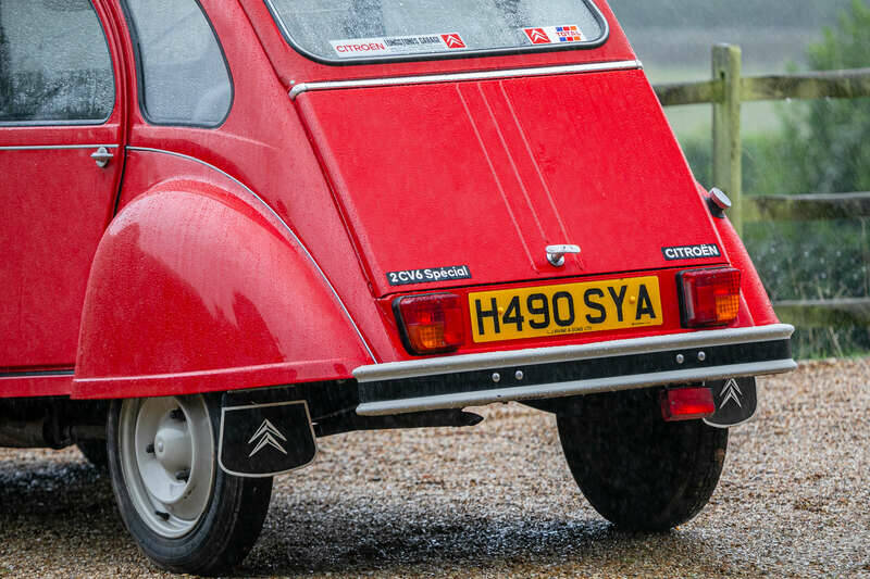 Image 9/29 of Citroën 2 CV 6 (1990)