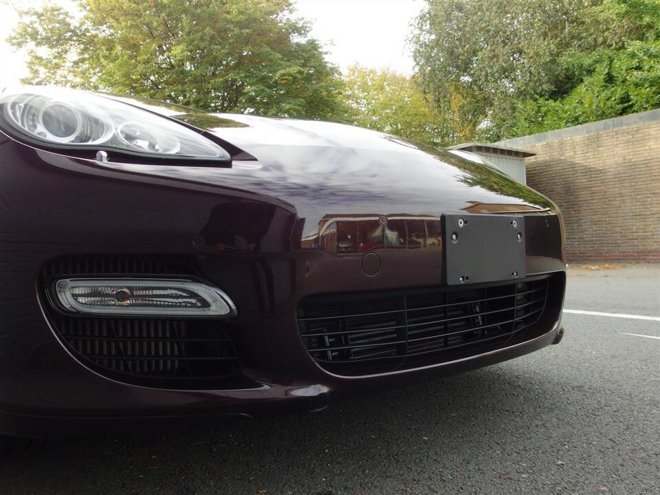 Bild 10/98 von Porsche Panamera Turbo (2009)