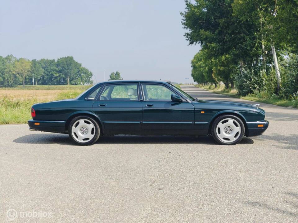 Image 7/50 of Jaguar XJR 4.0 Supercharged (1996)