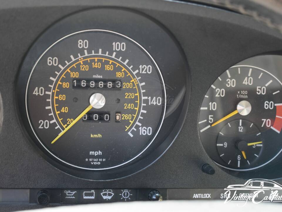 Image 46/75 de Mercedes-Benz 560 SL (1986)