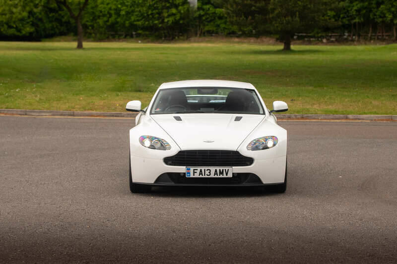 Bild 10/50 von Aston Martin V8 Vantage (2013)