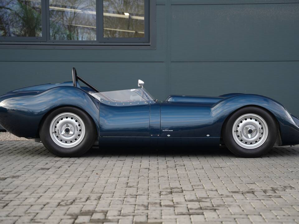 Image 3/50 of Lister Knobbly (1958)