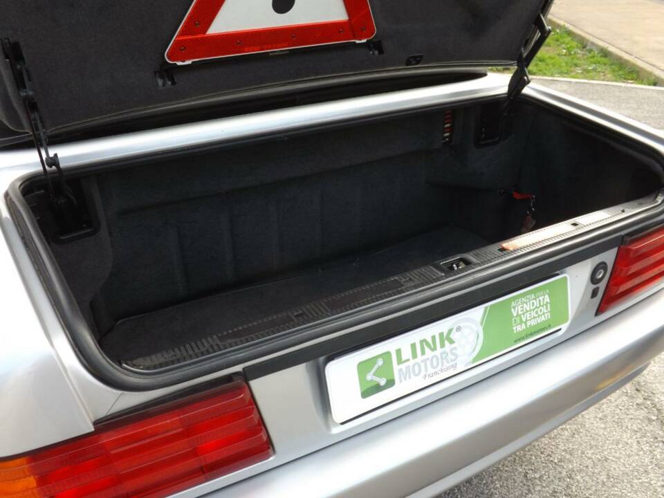 Image 49/50 of Mercedes-Benz 500 SL (1991)