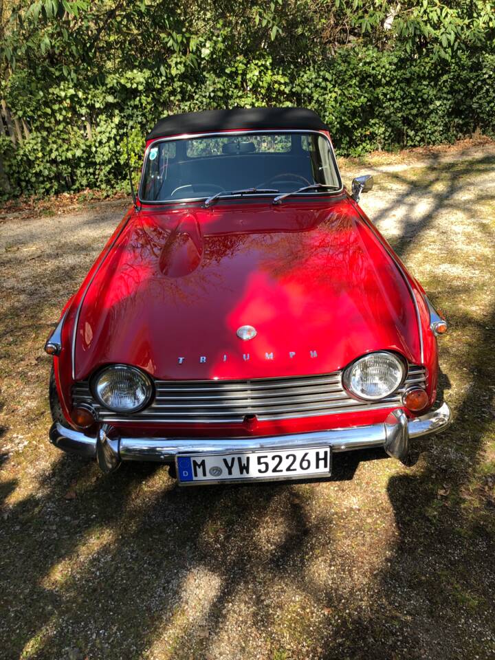 Bild 2/5 von Triumph TR 4A IRS (1967)