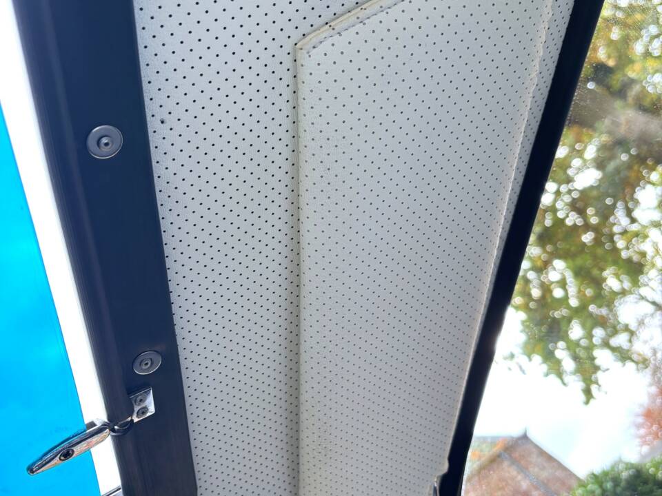 Image 24/28 of Gordon-Keeble GT (1965)