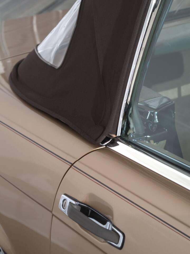 Image 16/47 de Mercedes-Benz 560 SL (1987)