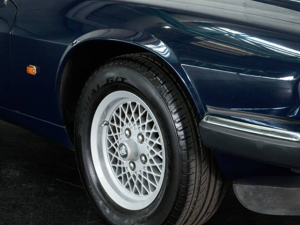 Image 27/50 of Jaguar XJS 5.3 V12 (1993)