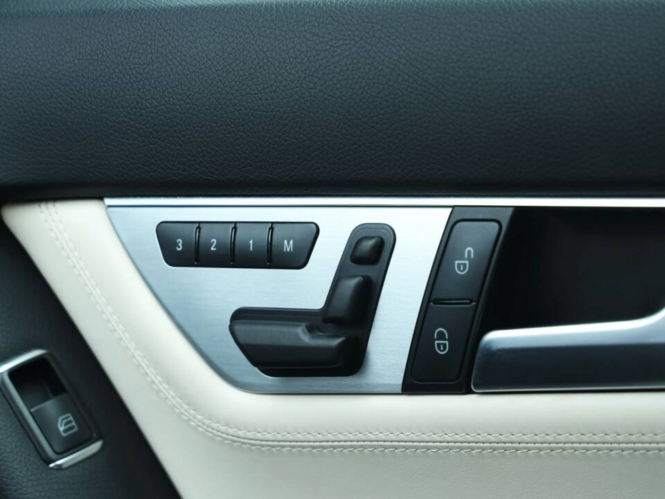 Image 9/50 of Mercedes-Benz C 63 AMG (2012)