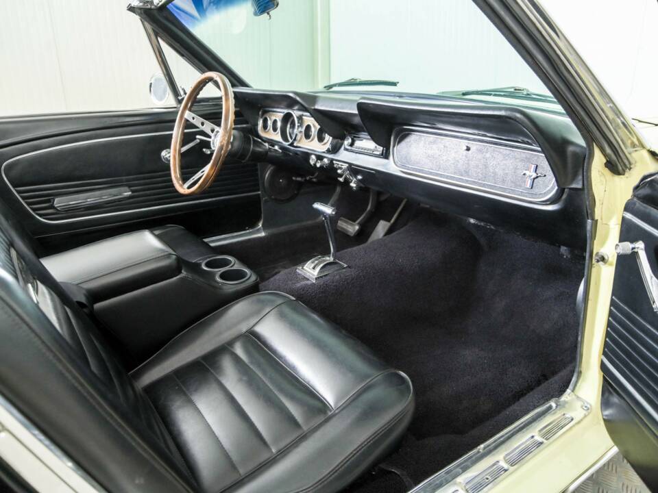 Imagen 12/50 de Ford Mustang 390 GTA (1966)