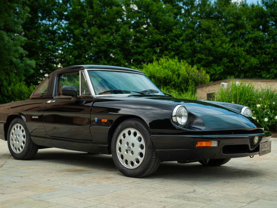 Image 2/50 of Alfa Romeo 2.0 Spider (1991)
