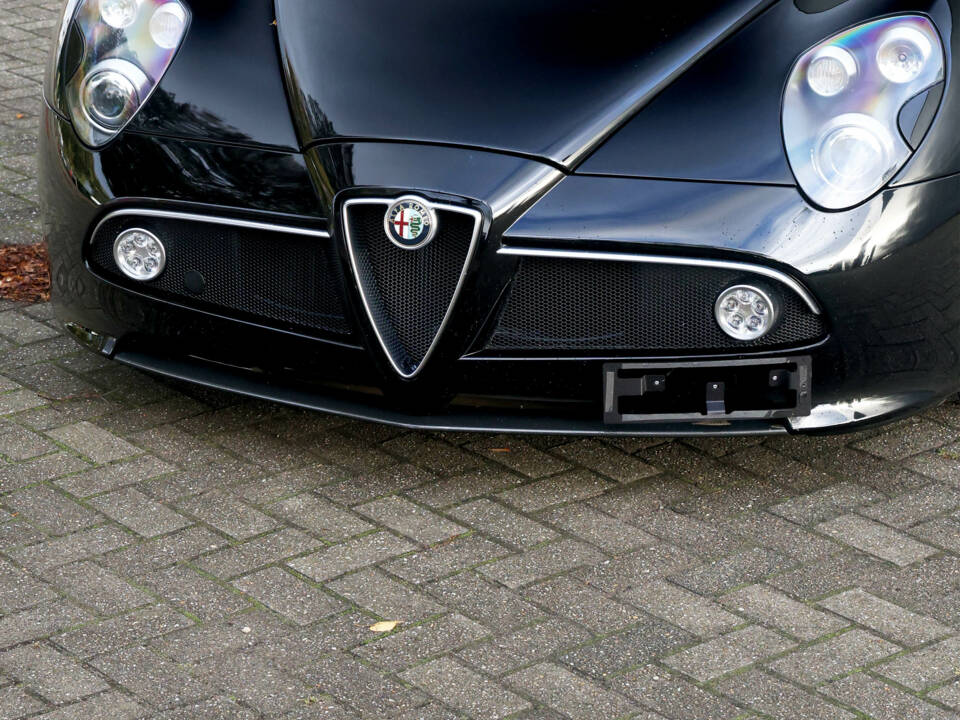 Image 17/58 of Alfa Romeo 8C Competizione (2008)