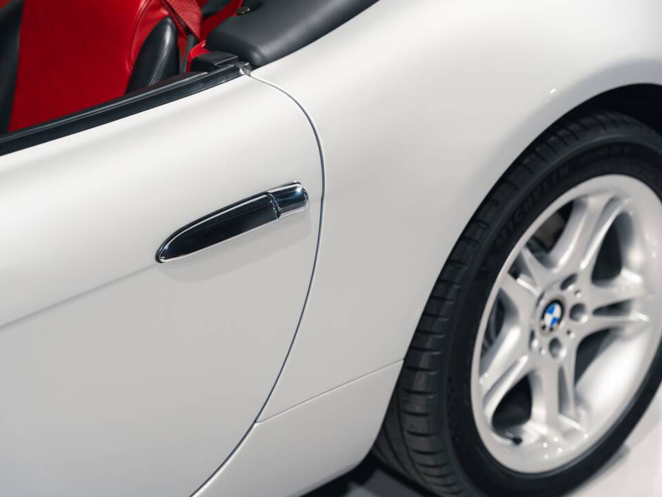 Image 15/41 of BMW Z8 (2002)