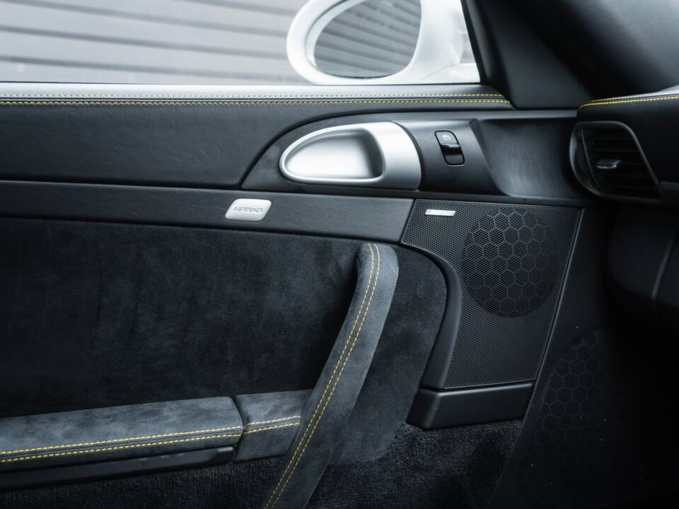 Bild 22/52 von Porsche 911 GT2 (2008)