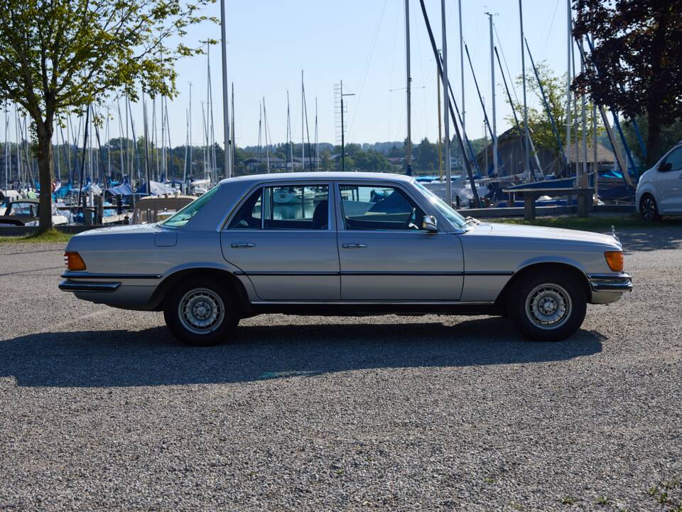 Image 5/25 of Mercedes-Benz 280 SE (1979)