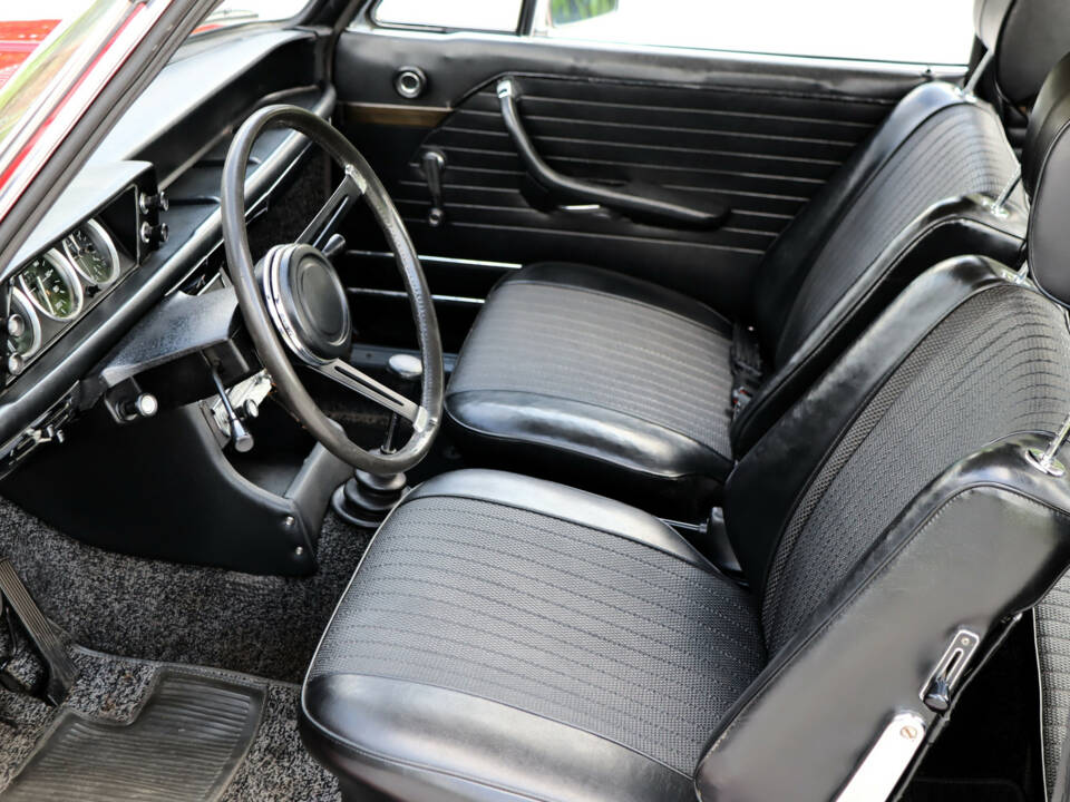 Image 4/50 of BMW 2002 (1970)