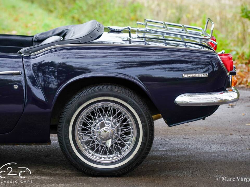 Image 43/60 of Triumph Spitfire Mk III (1970)