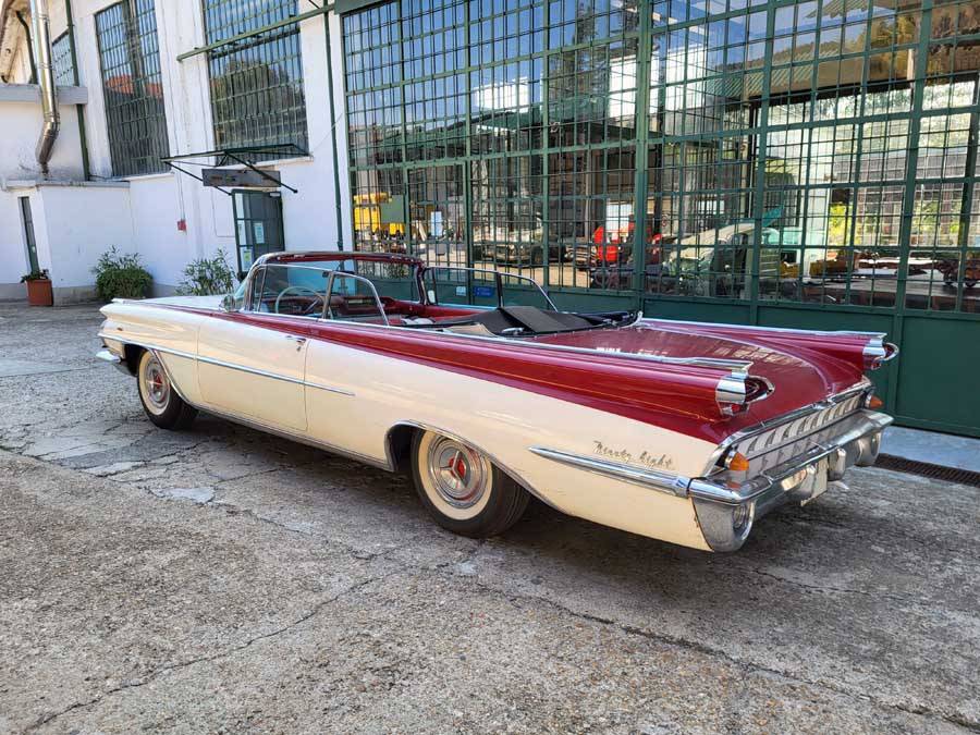 Image 25/44 of Oldsmobile 98 Convertible (1959)