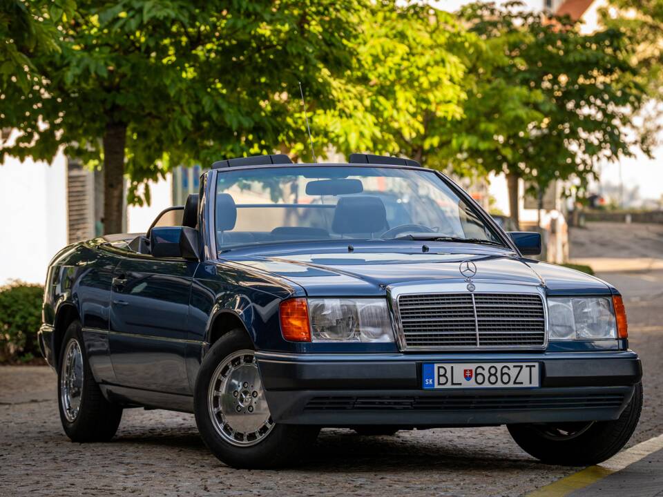 Obraz 35/50 pojazdu Mercedes-Benz 300 CE-24 (1992)
