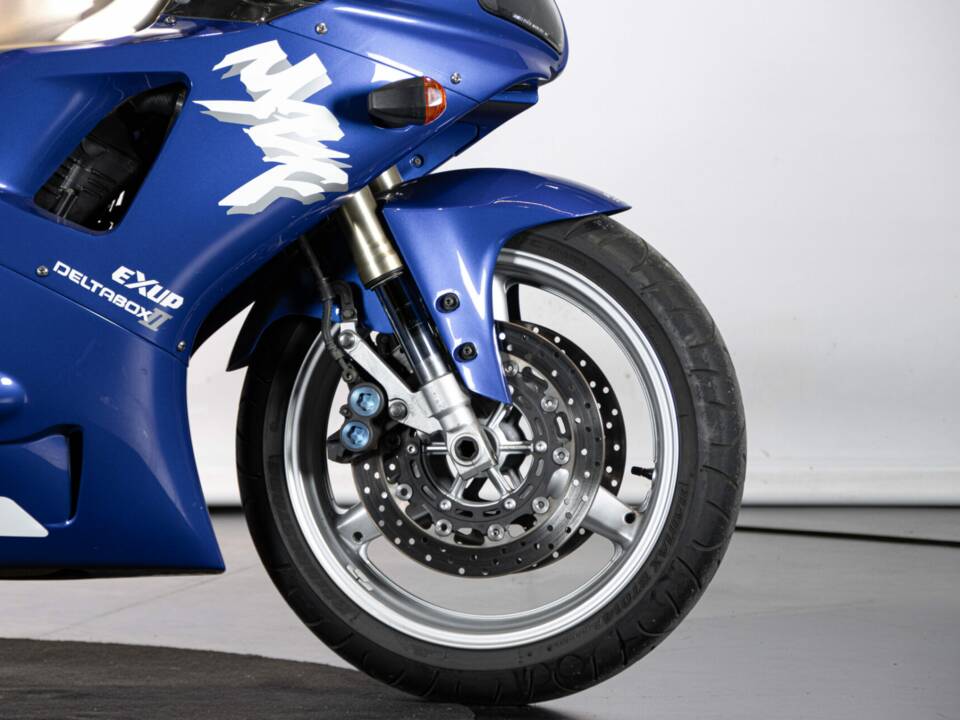 Image 31/50 of Yamaha YZF 1000 R1 (1998)